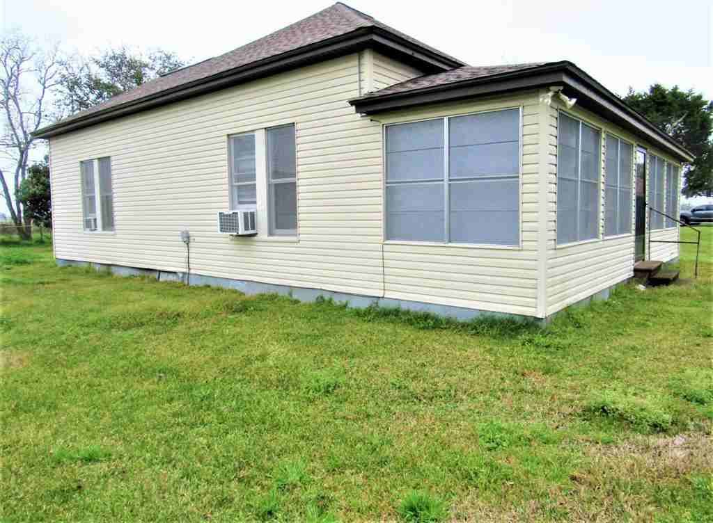 927 E Milam St - Photo 2 of 30