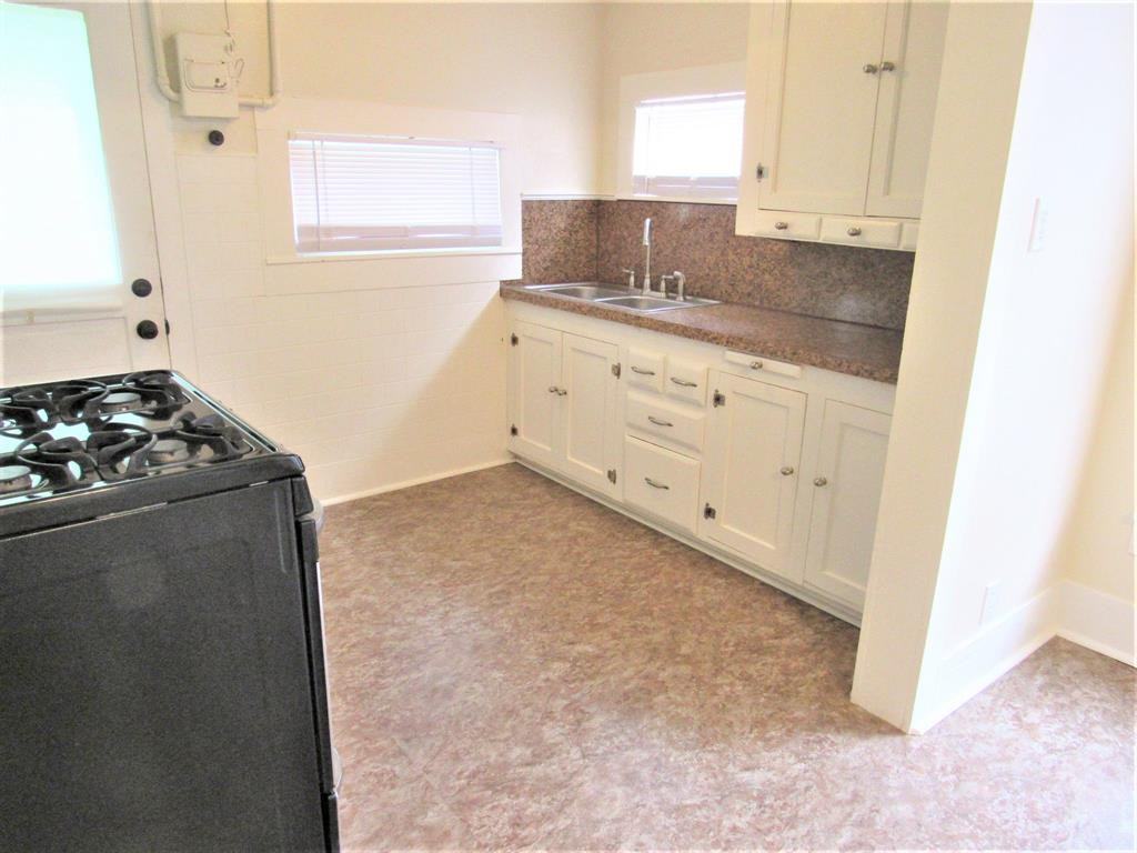 927 E Milam St - Photo 3 of 30