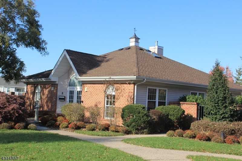 33 Caitlin Ct - Photo 2 of 15