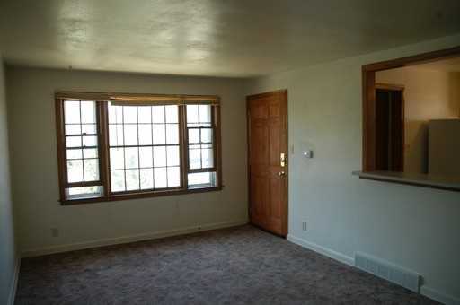 128 S 76th St - Photo 3 of 6