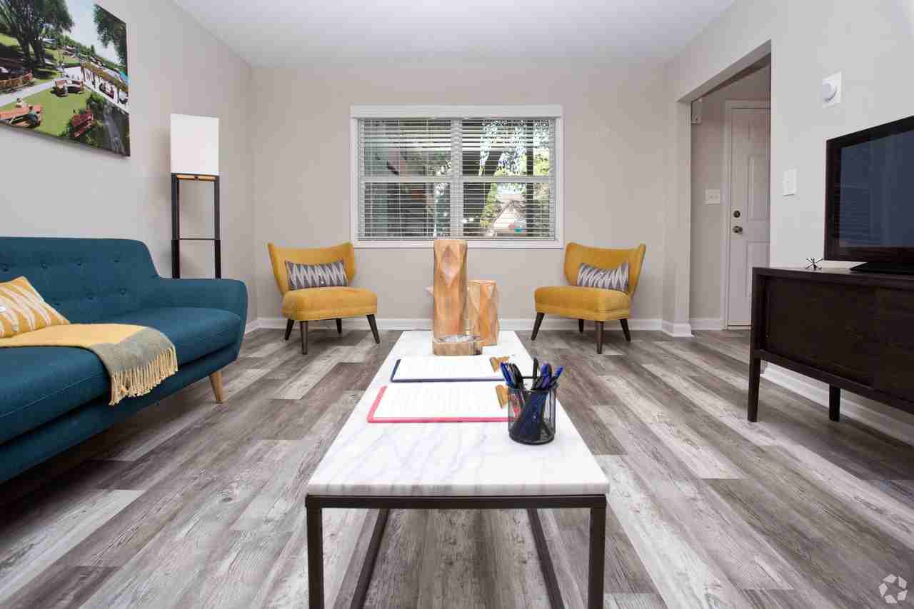 The 500 - Photo 2 of 43