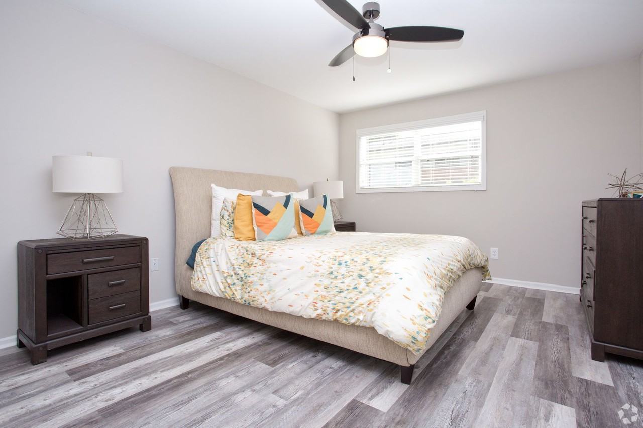 The 500 - Photo 4 of 43