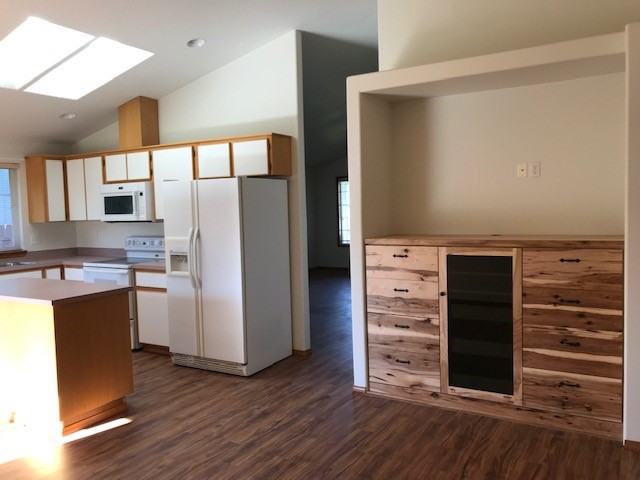 1206 Meadowlark Place - Photo 3 of 9