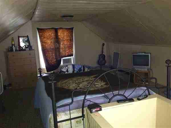 181 Center St - Photo 3 of 5