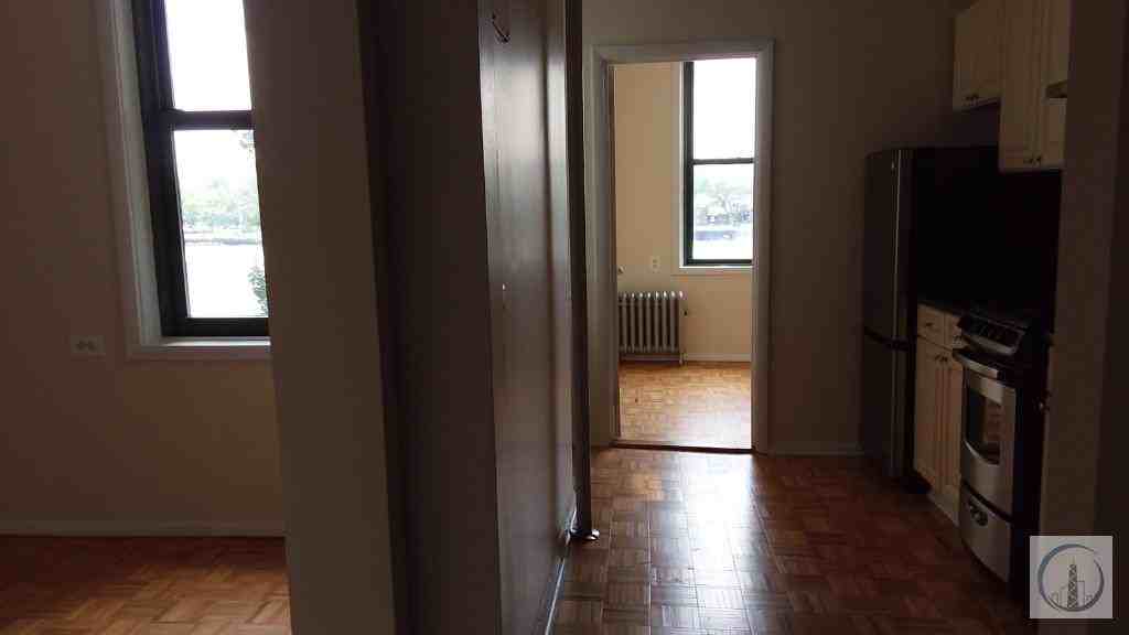 E 79th St #2M - Photo 3 of 7