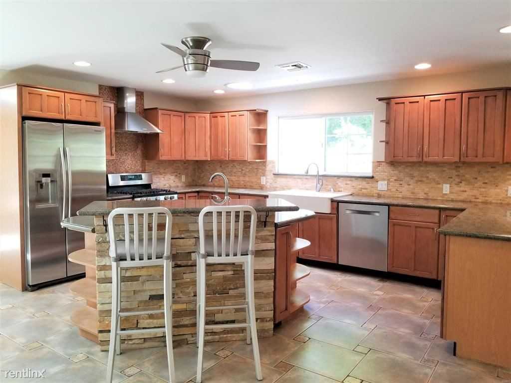 26155 Veva Way - Photo 2 of 14