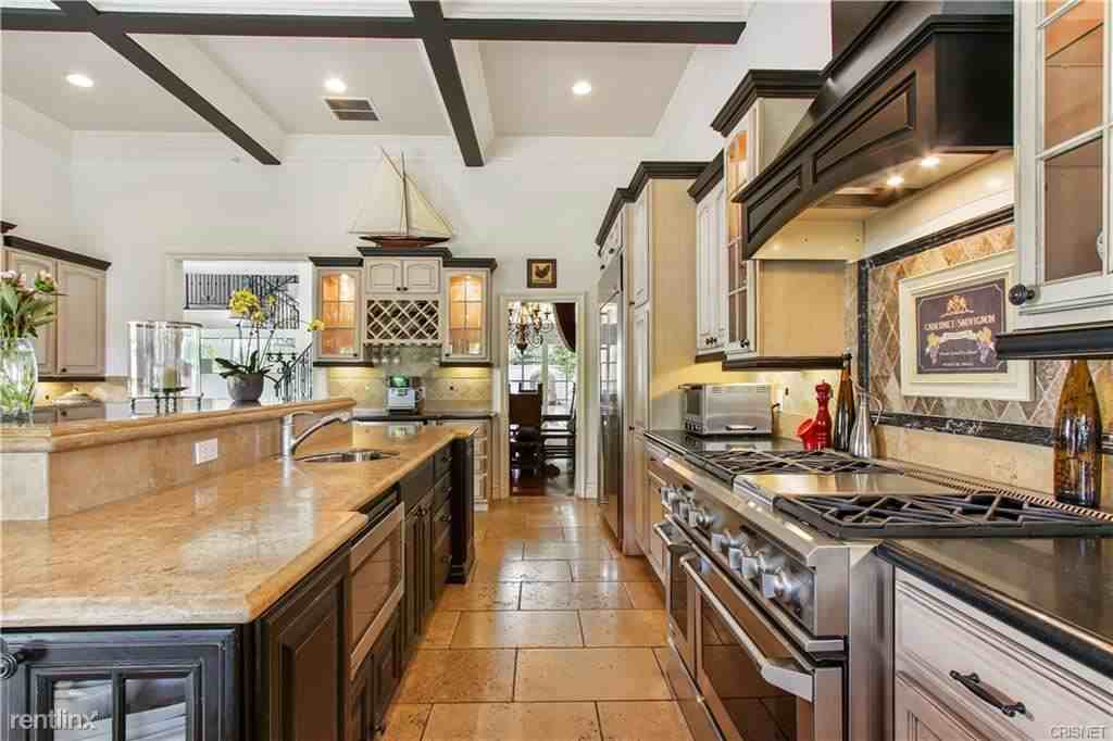 4507 Park Verona - Photo 3 of 10