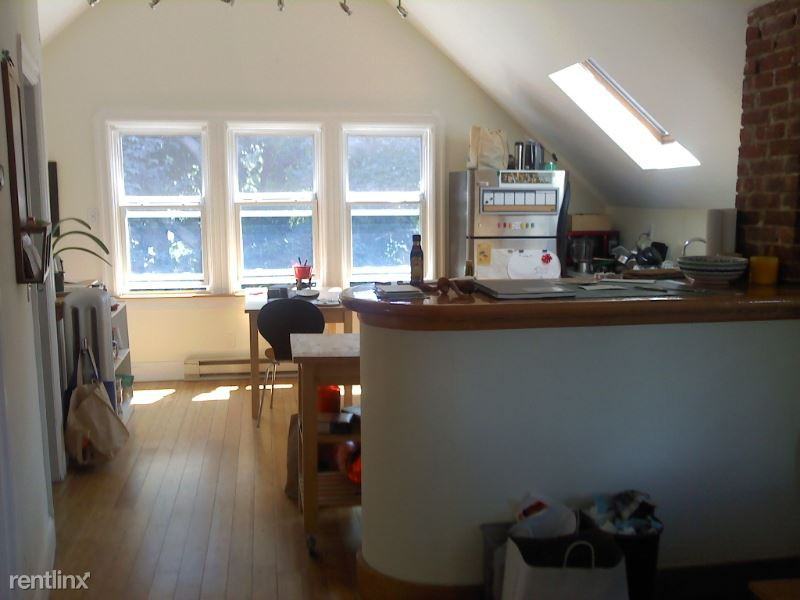 21 Sessions St - Photo 2 of 6