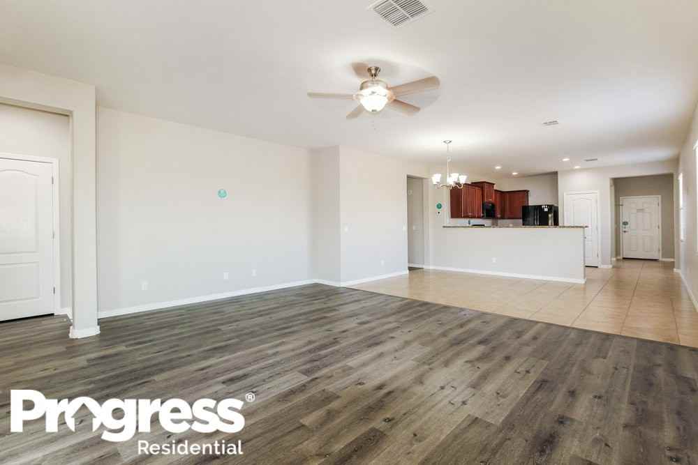 7515 W Irwin Ave - Photo 3 of 16