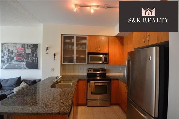 438 King Street West #415