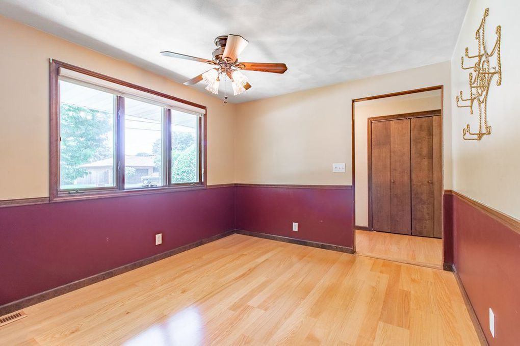 333 S Missouri Ave - Photo 3 of 20