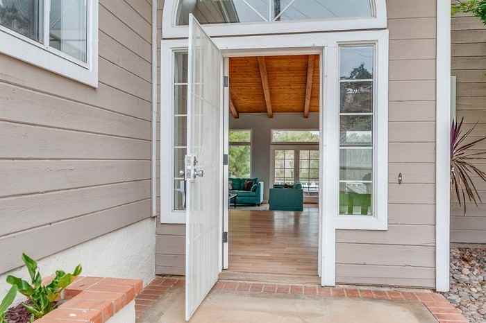 1208 Little Oaks Ln - Photo 3 of 50