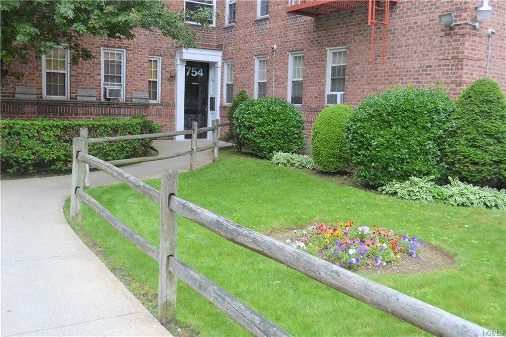 754 Bronx River Road B18 #B18 - Photo 2 of 3