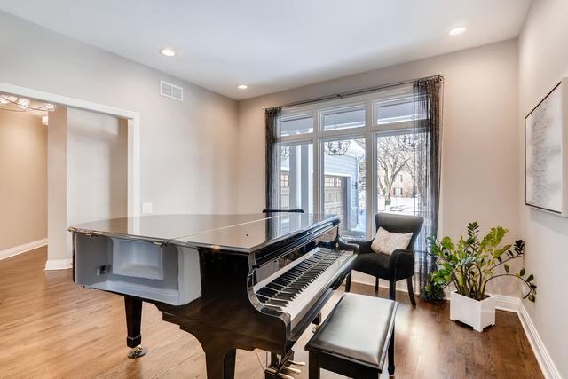 315 Chicago Ave - Photo 3 of 30