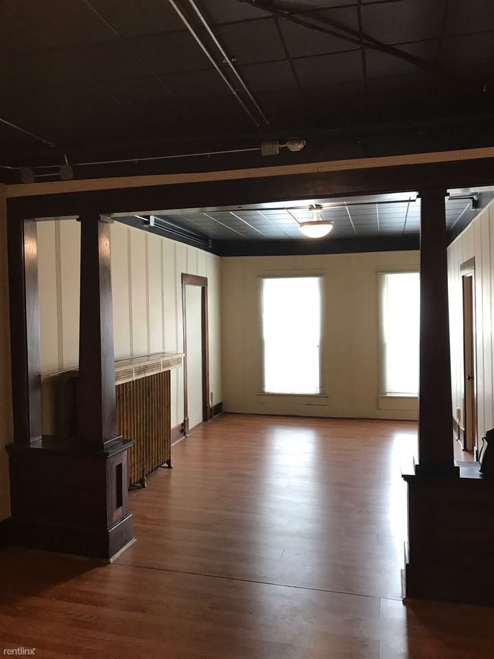 122 E Main St - Photo 2 of 9