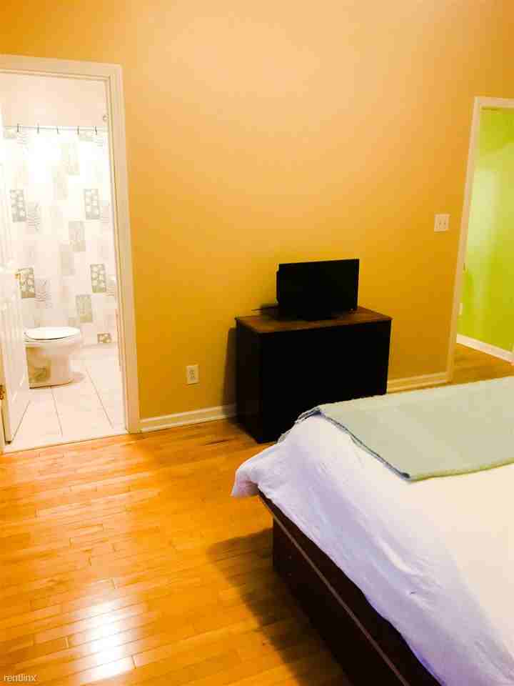 75 Edgecomb St - Photo 2 of 13