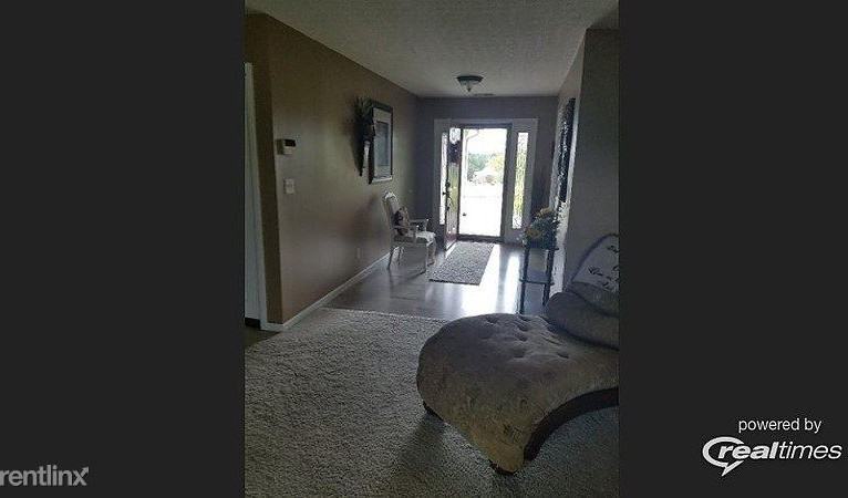 190 Pinnacle Pointe Drive - Photo 3 of 9