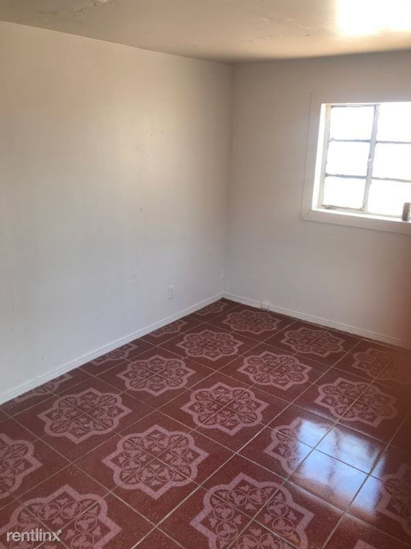 412 Ben Swain Dr - Photo 2 of 9