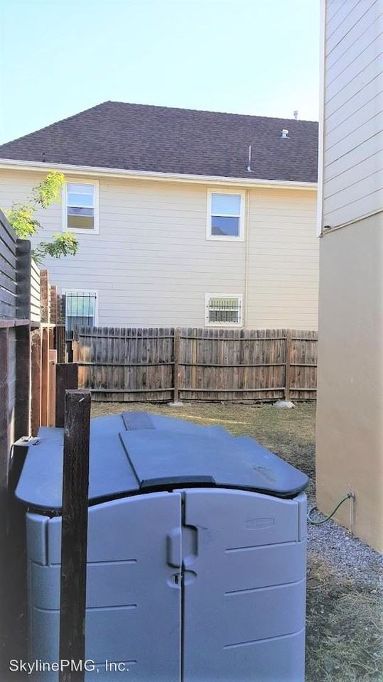 1401 /1405 Campbell St #1401 - Photo 3 of 13