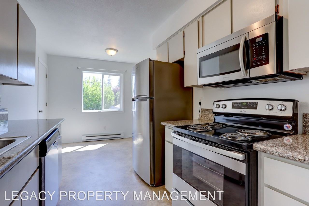 15847 SE Stark Street - Photo 2 of 32