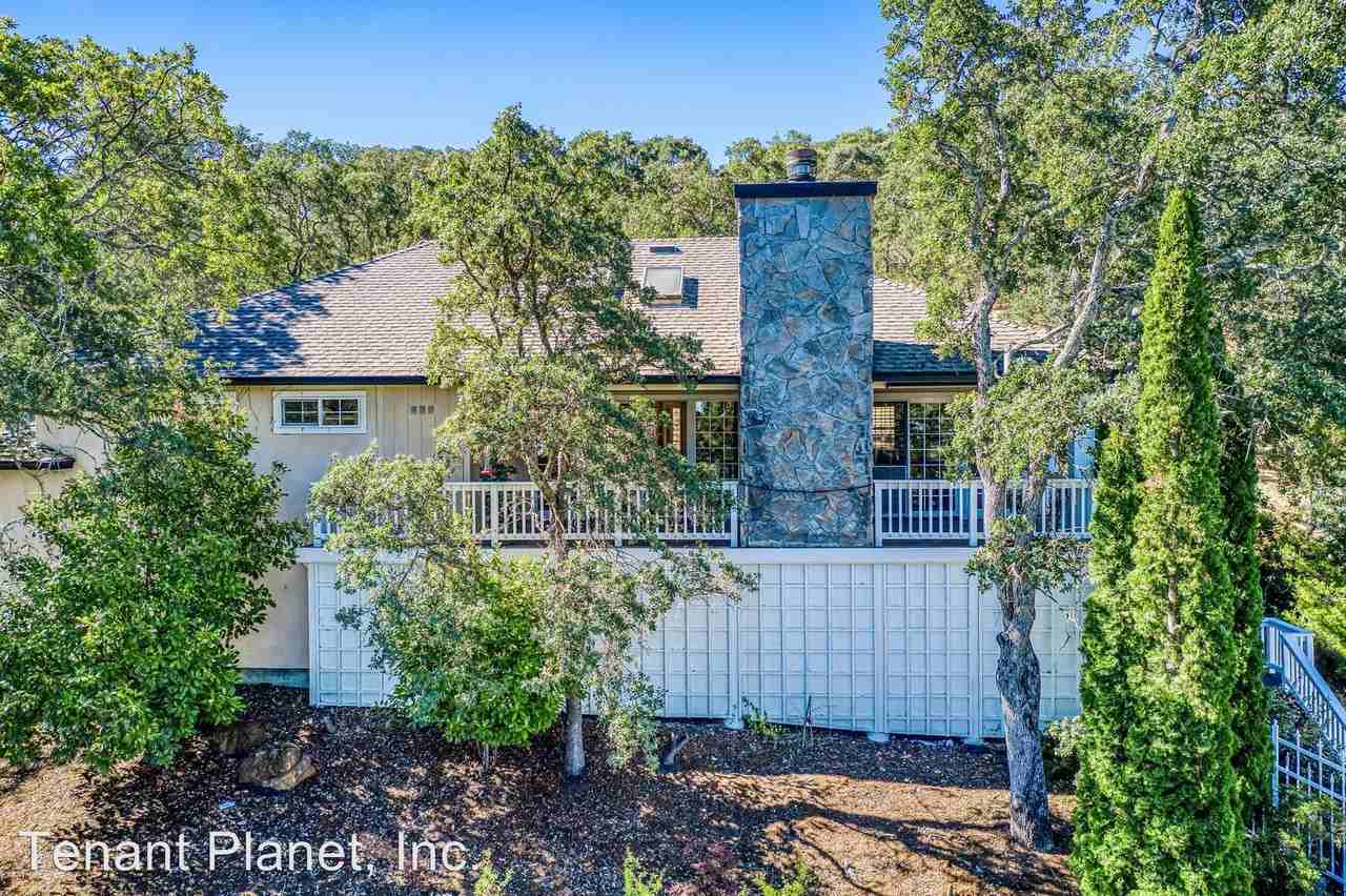 2455 Deer Valley Ln - Photo 3 of 35