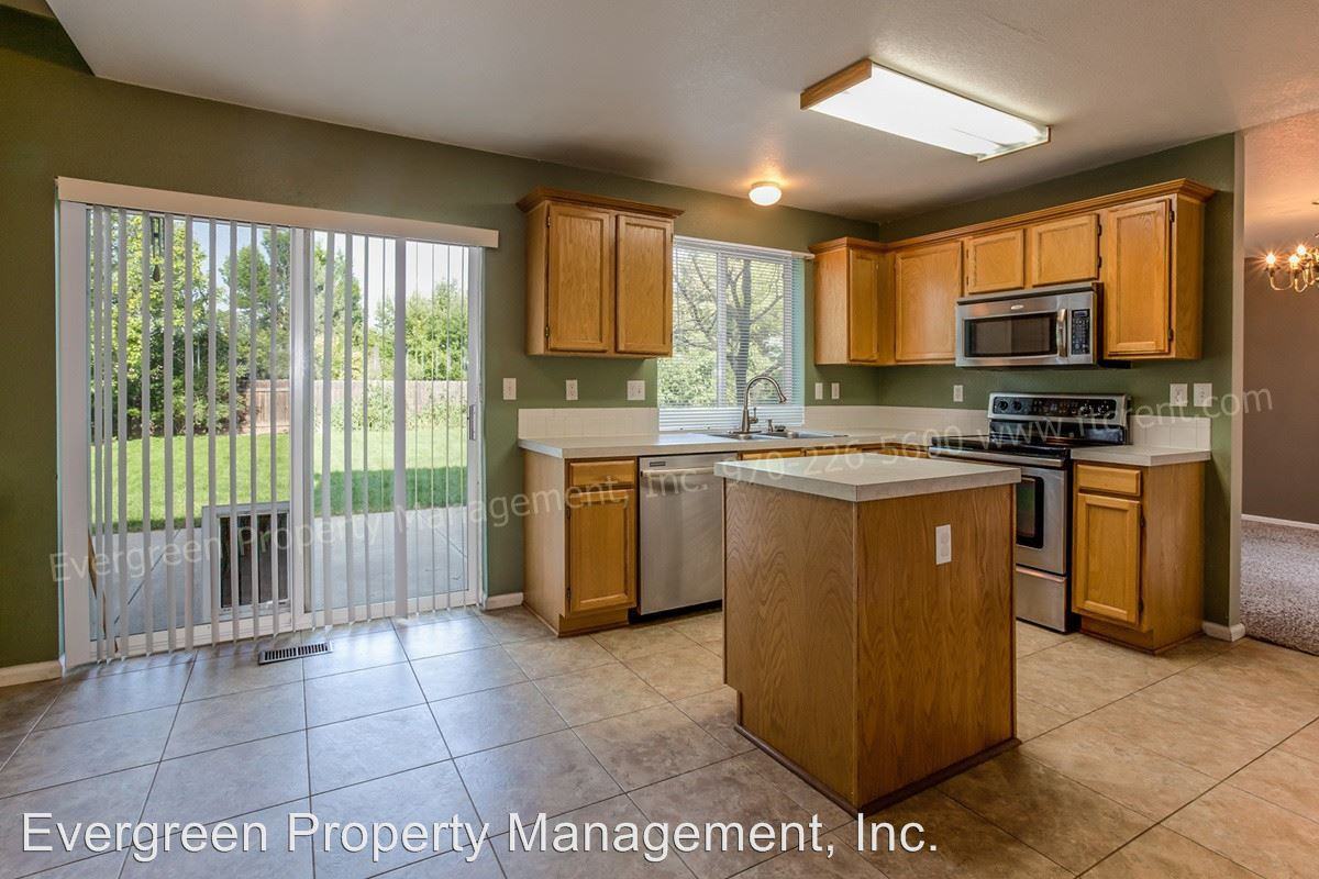 3230 Wetterhorn Dr - Photo 2 of 31