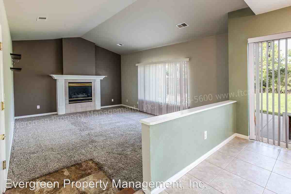 3230 Wetterhorn Dr - Photo 3 of 31