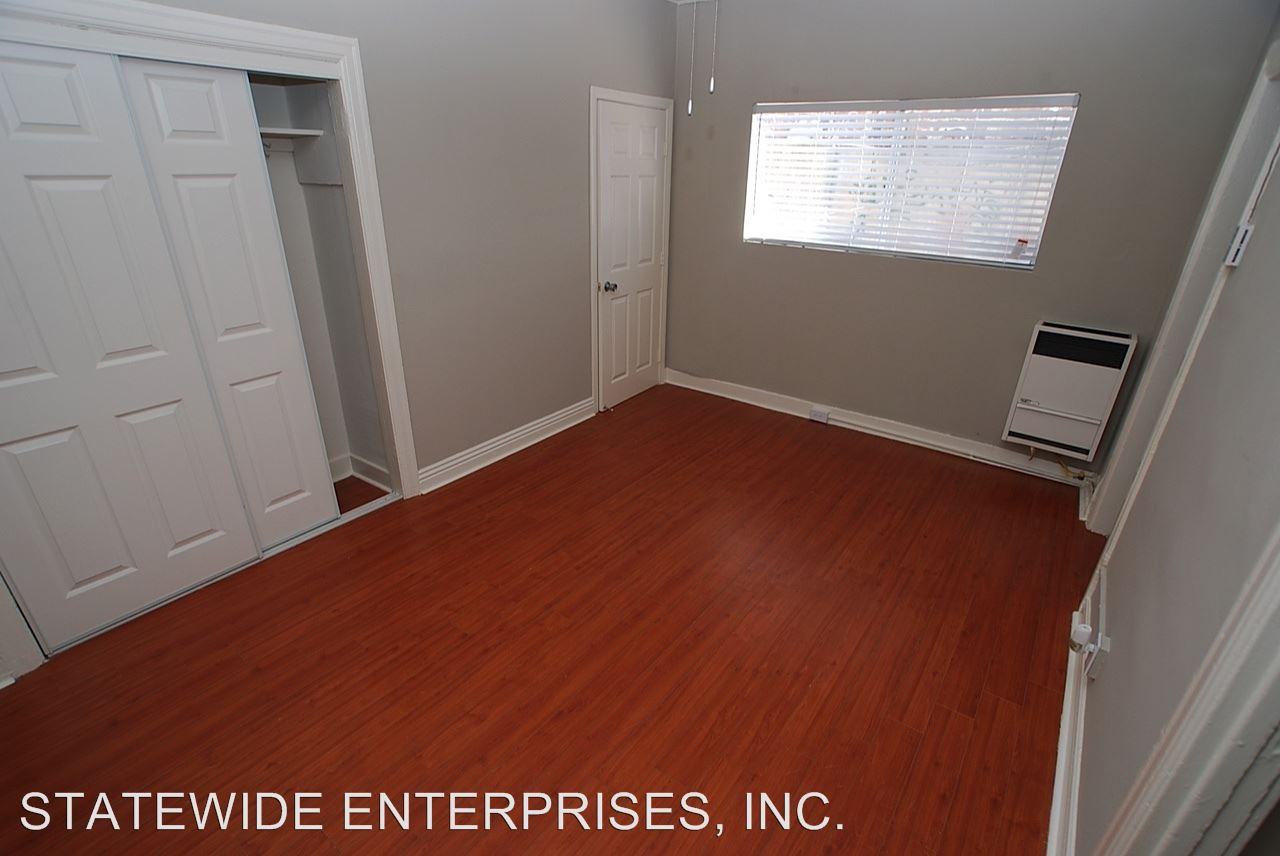 979 S. Oxford Ave - Photo 3 of 7