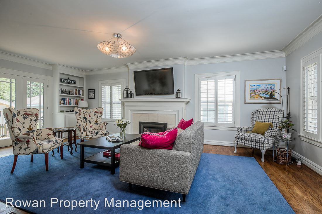 412 W 59 Terrace - Photo 3 of 28