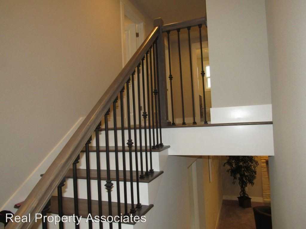 17714 NE 138th St - Photo 3 of 32