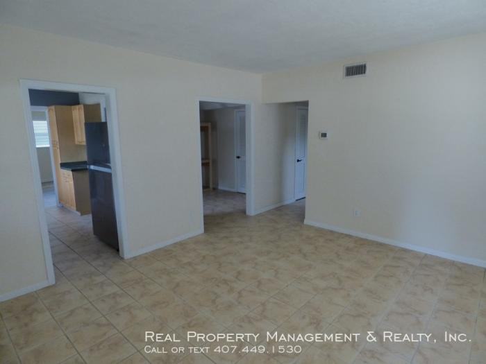 2117 E Esther St - Photo 2 of 15