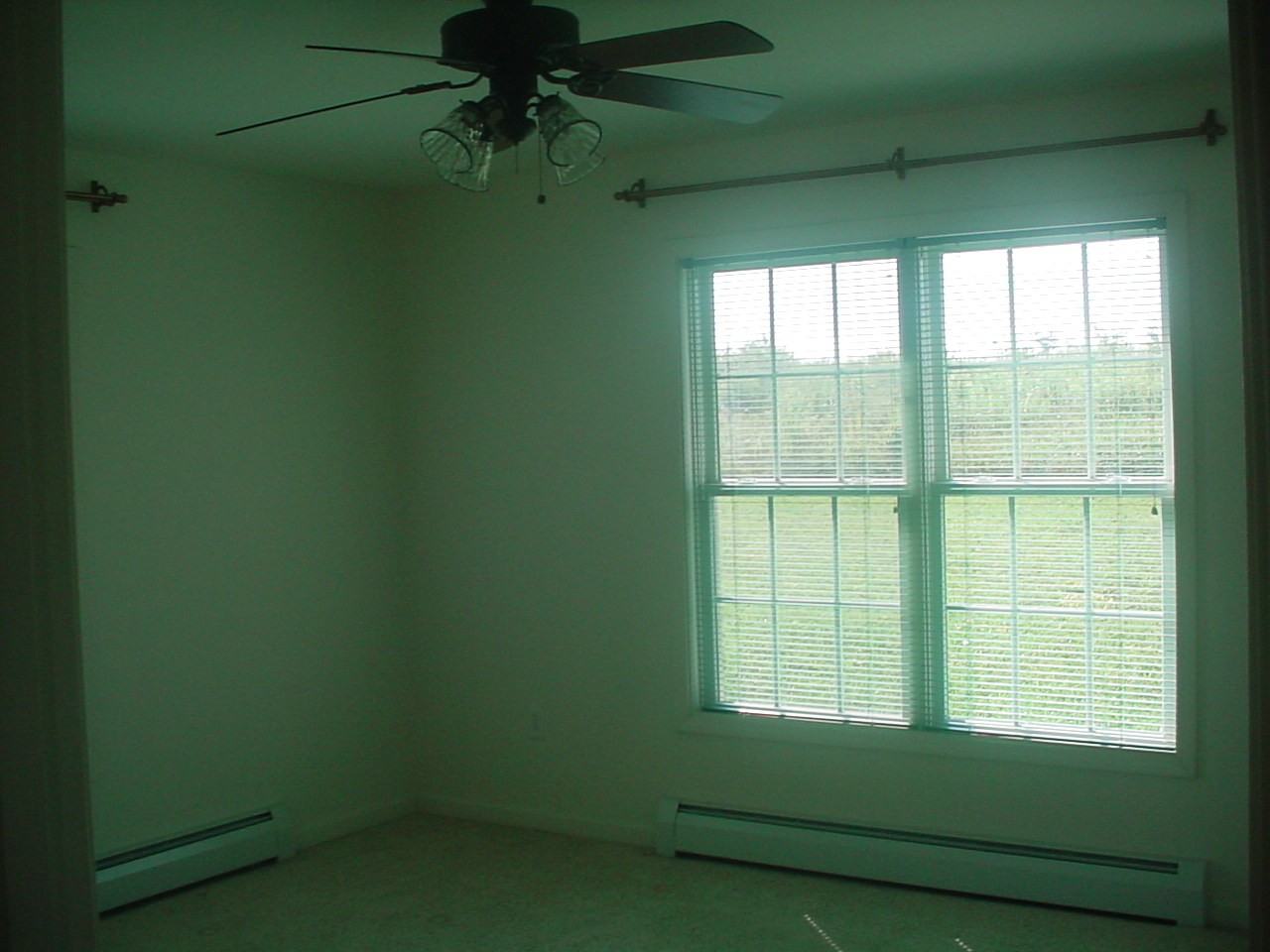 808 Winter Pl - Photo 2 of 6