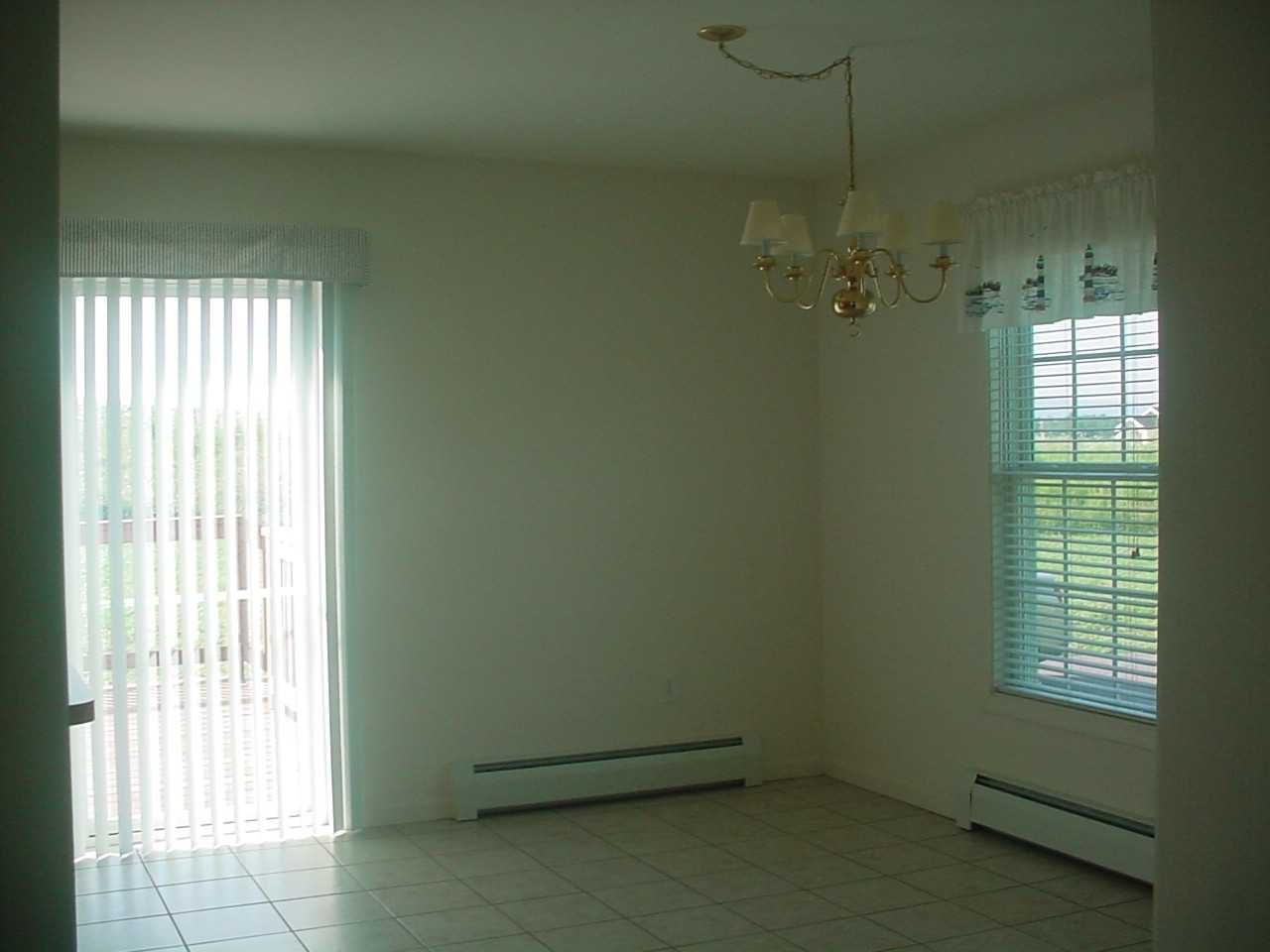 808 Winter Pl - Photo 3 of 6