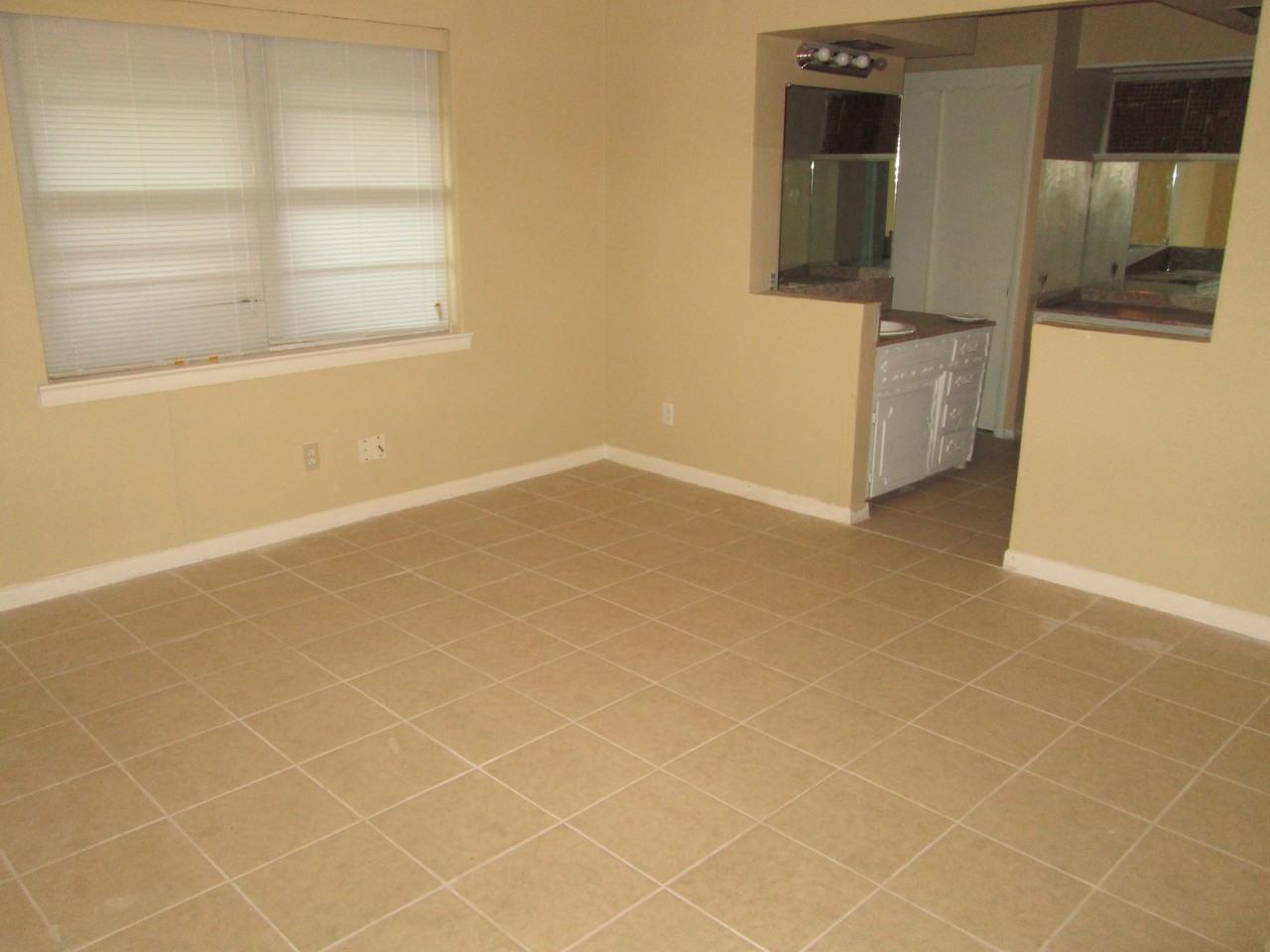 2011 Cloudcroft Cir - Photo 2 of 14