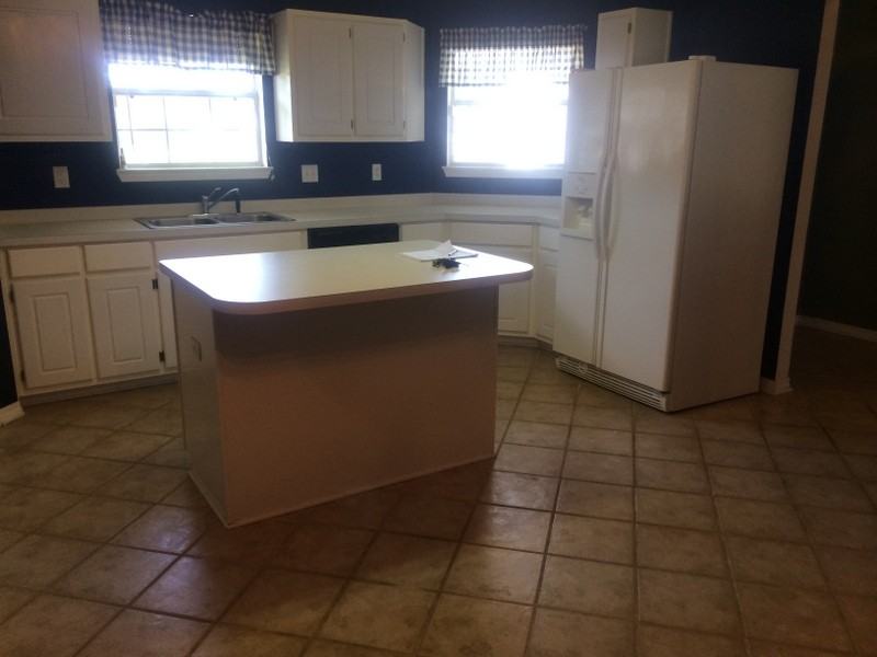 396 Brown Pl - Photo 3 of 8