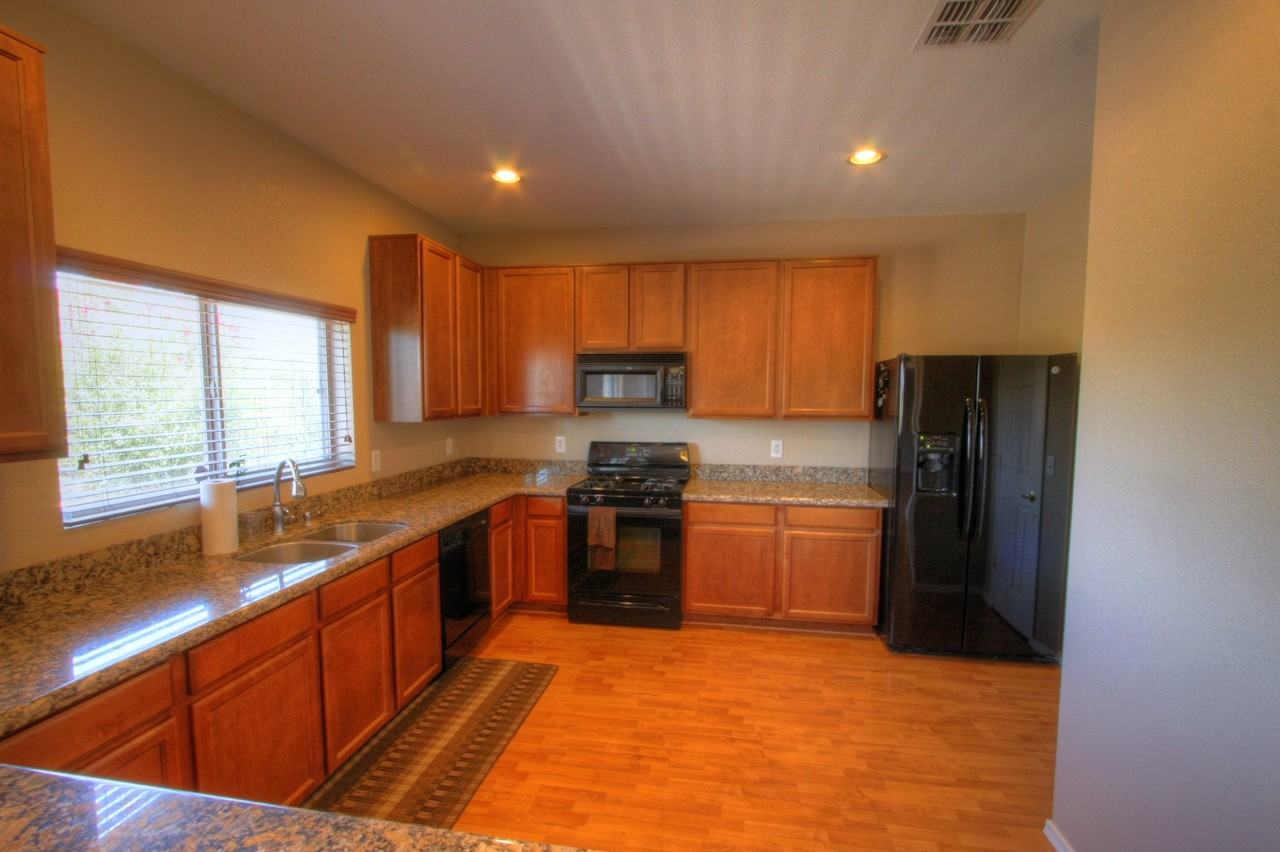 511 E Sterling Canyon Dr - Photo 2 of 22