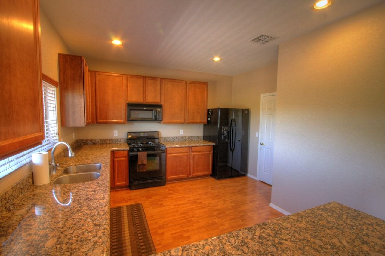 511 E Sterling Canyon Dr - Photo 3 of 22