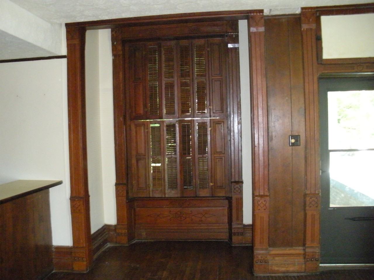 757 E Clinton St - Photo 3 of 9