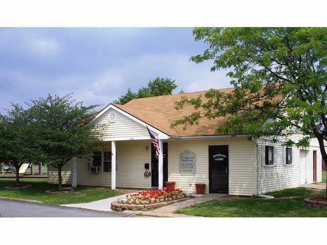 Crossroads Apartments - Photo 2 of 5