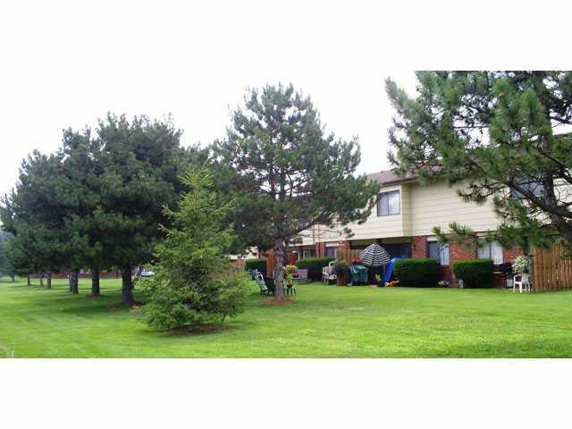 Crossroads Apartments - Photo 3 of 5