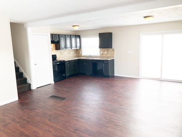 8124 Crousore Rd - Photo 3 of 12