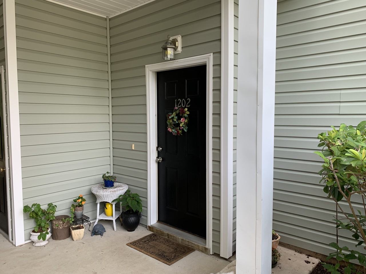 1202 Grove Park Dr - Photo 3 of 12