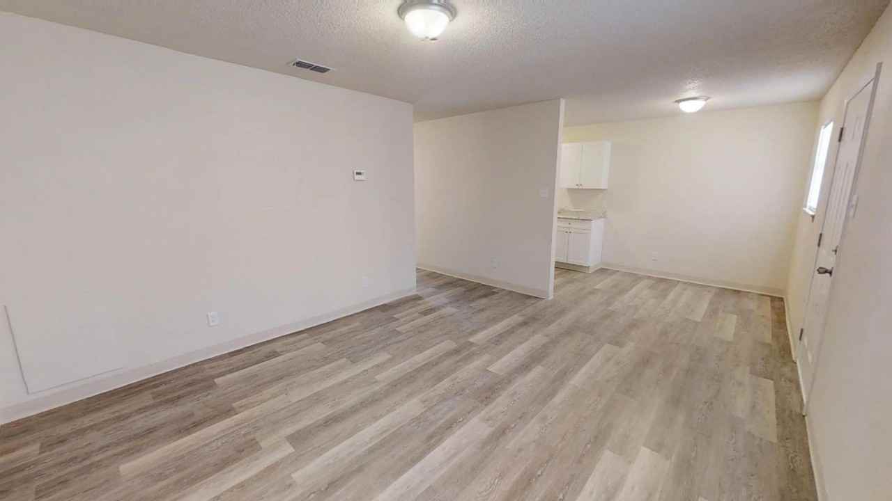 1510 Arizona Dr - Photo 2 of 10