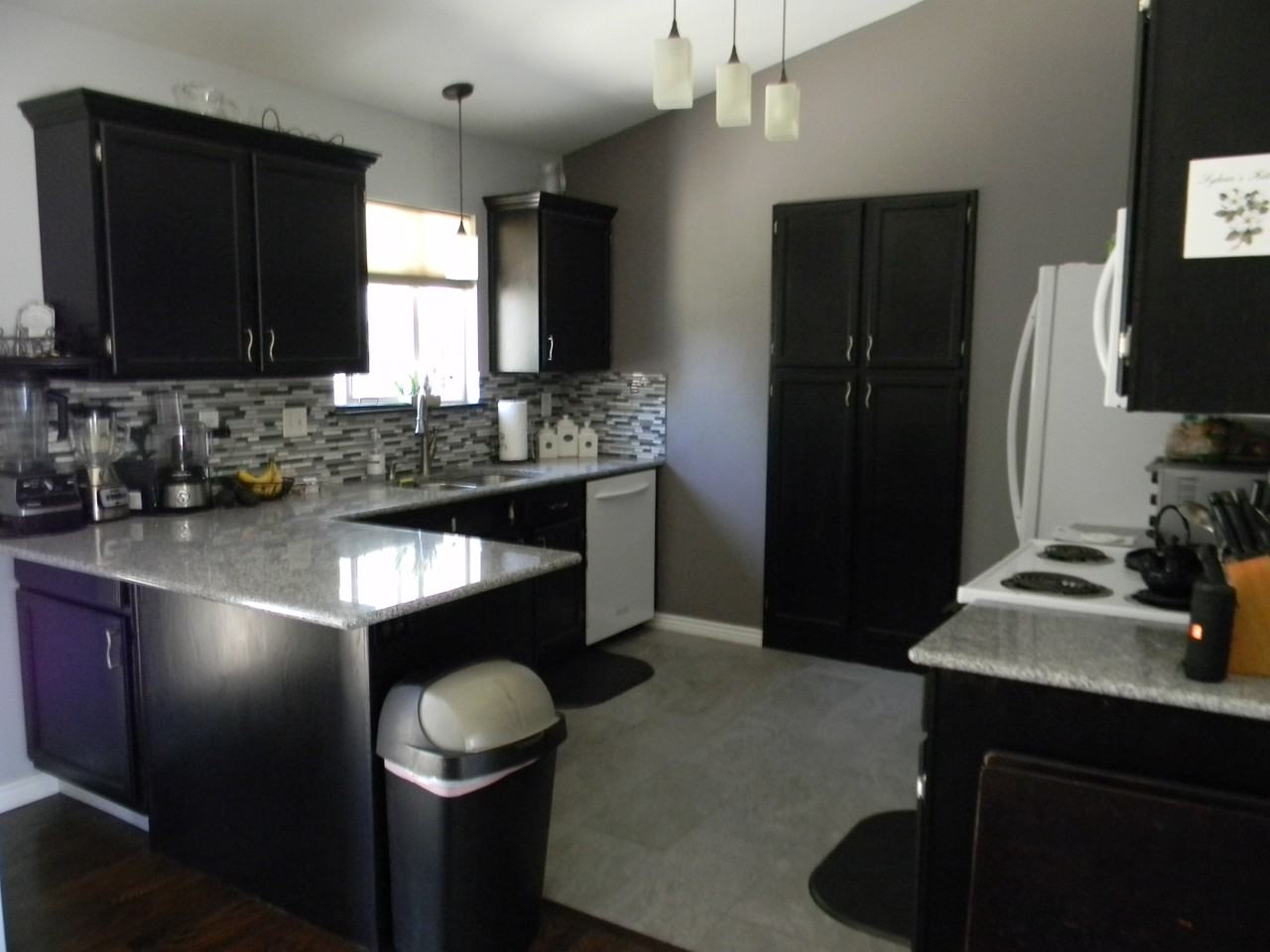 439 La Costa Ln - Photo 3 of 9