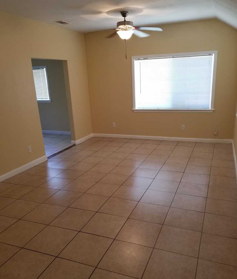 301 Cleveland Ave - Photo 2 of 9