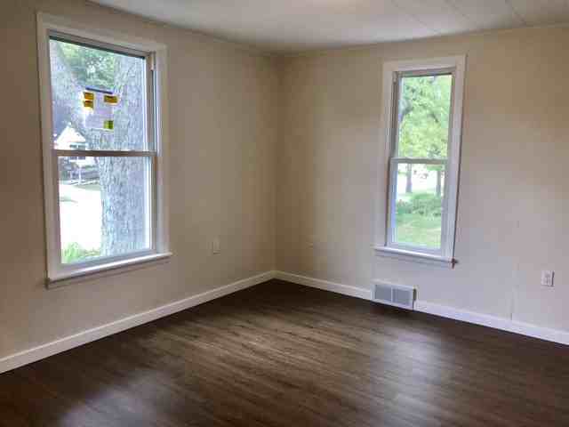 157 S State St - Photo 3 of 18