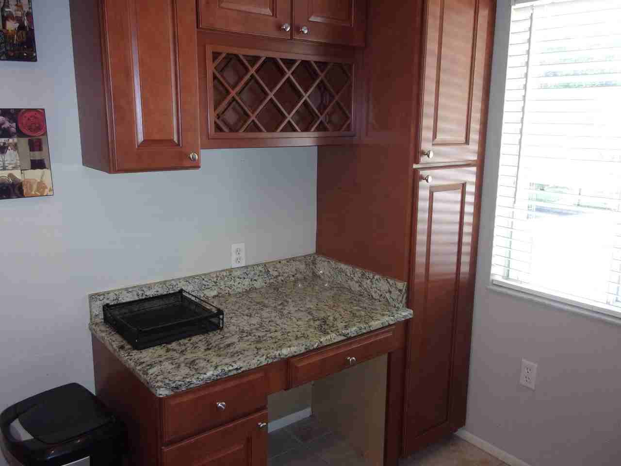 204 Pine Ct - Photo 3 of 16
