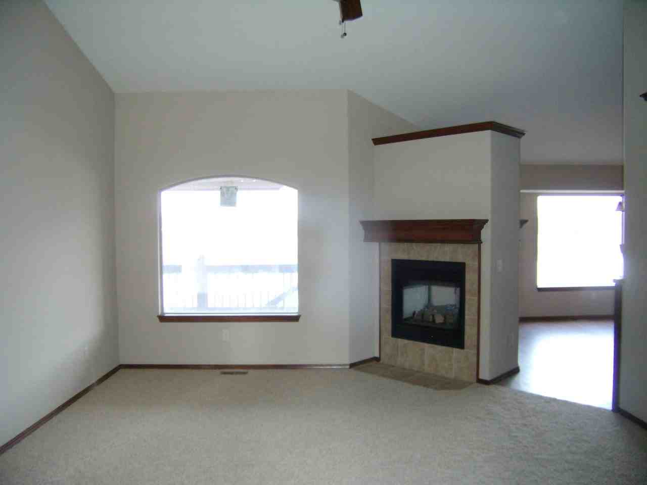 408 E Karla Ave - Photo 3 of 24