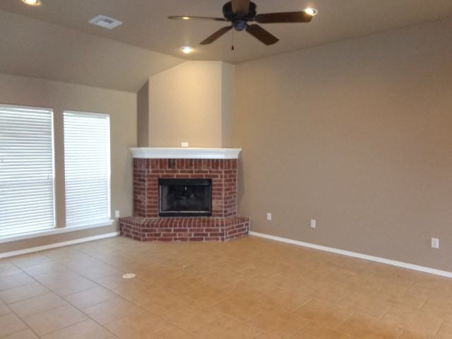 3016 N Ironwood Ave - Photo 2 of 17