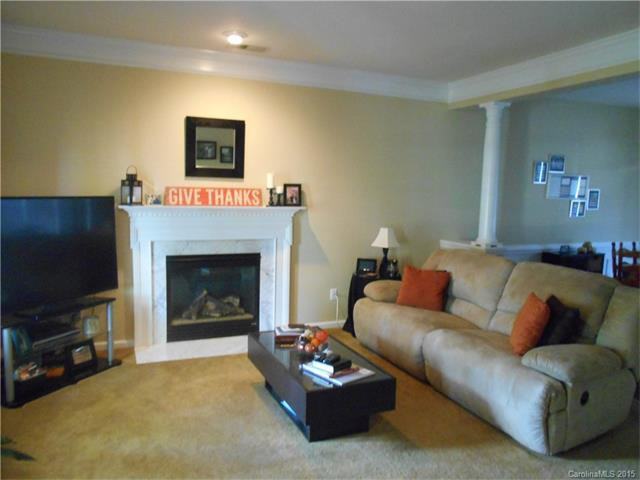 1808 Chinchester Ln - Photo 2 of 16